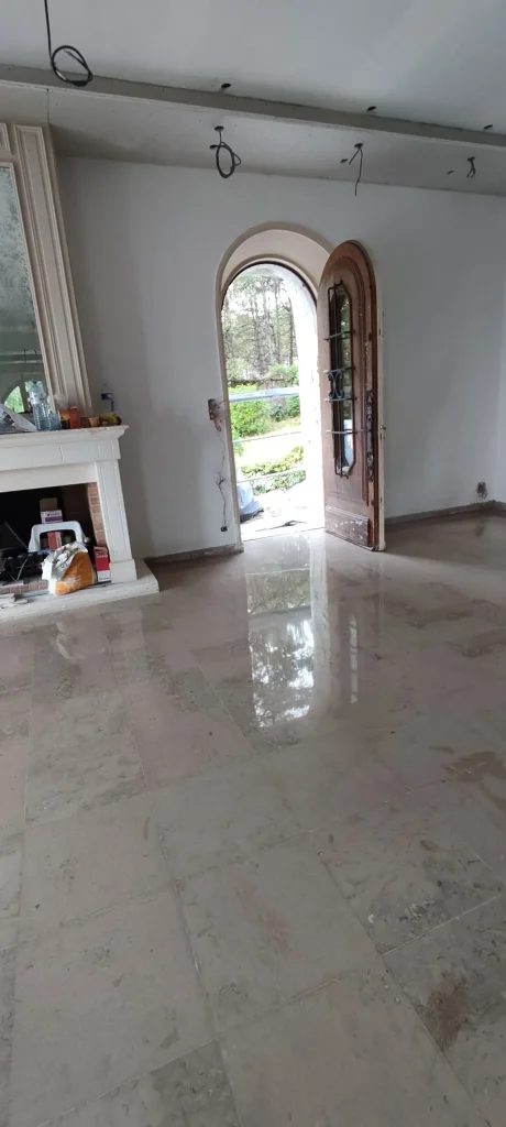 Escalier marbre — ponçage et remise en état